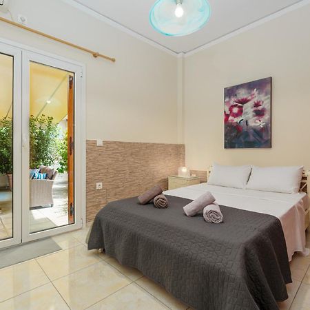 Nostos Apartment, With A Spacious Backyard Артеміда Екстер'єр фото