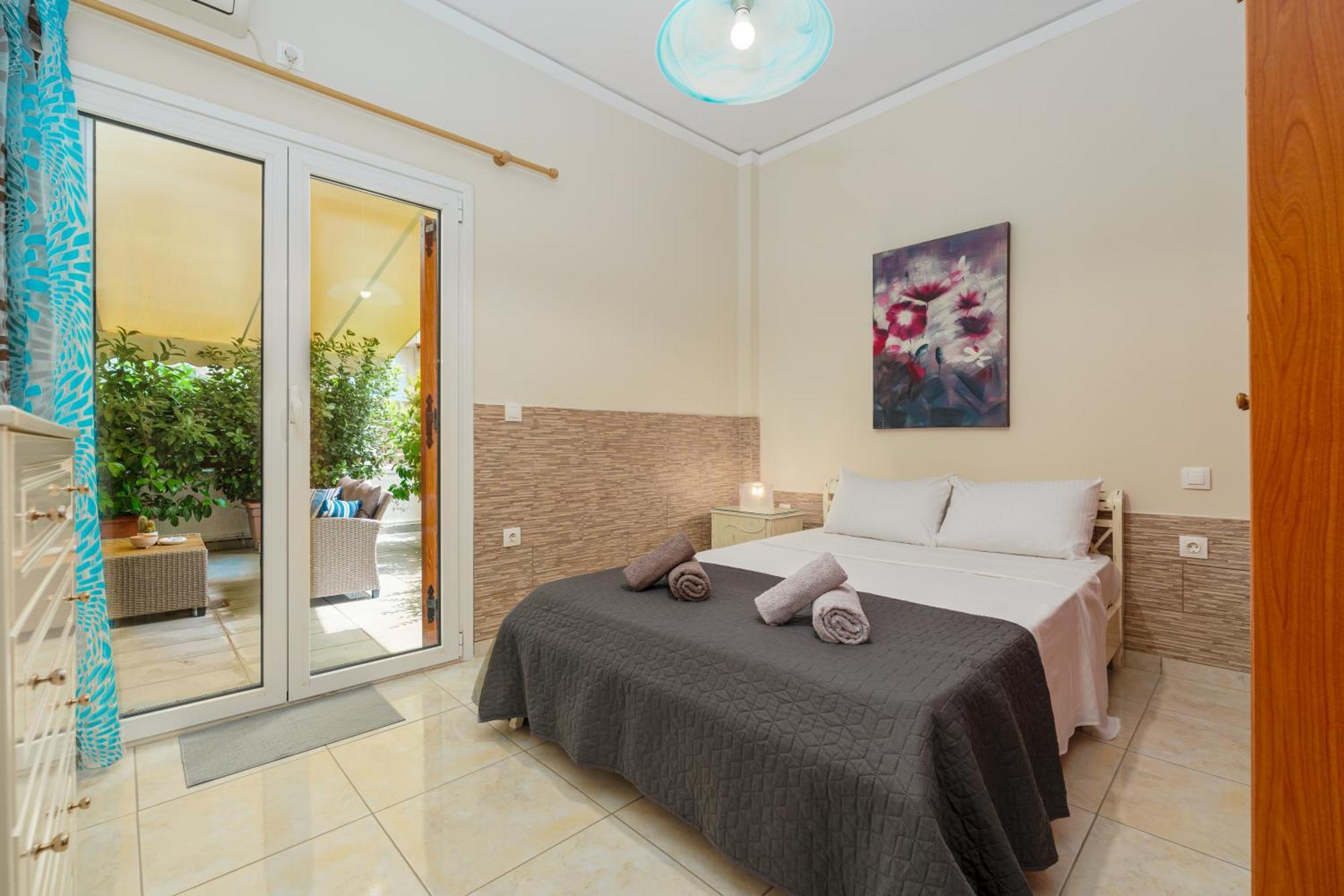 Nostos Apartment, With A Spacious Backyard Артеміда Екстер'єр фото