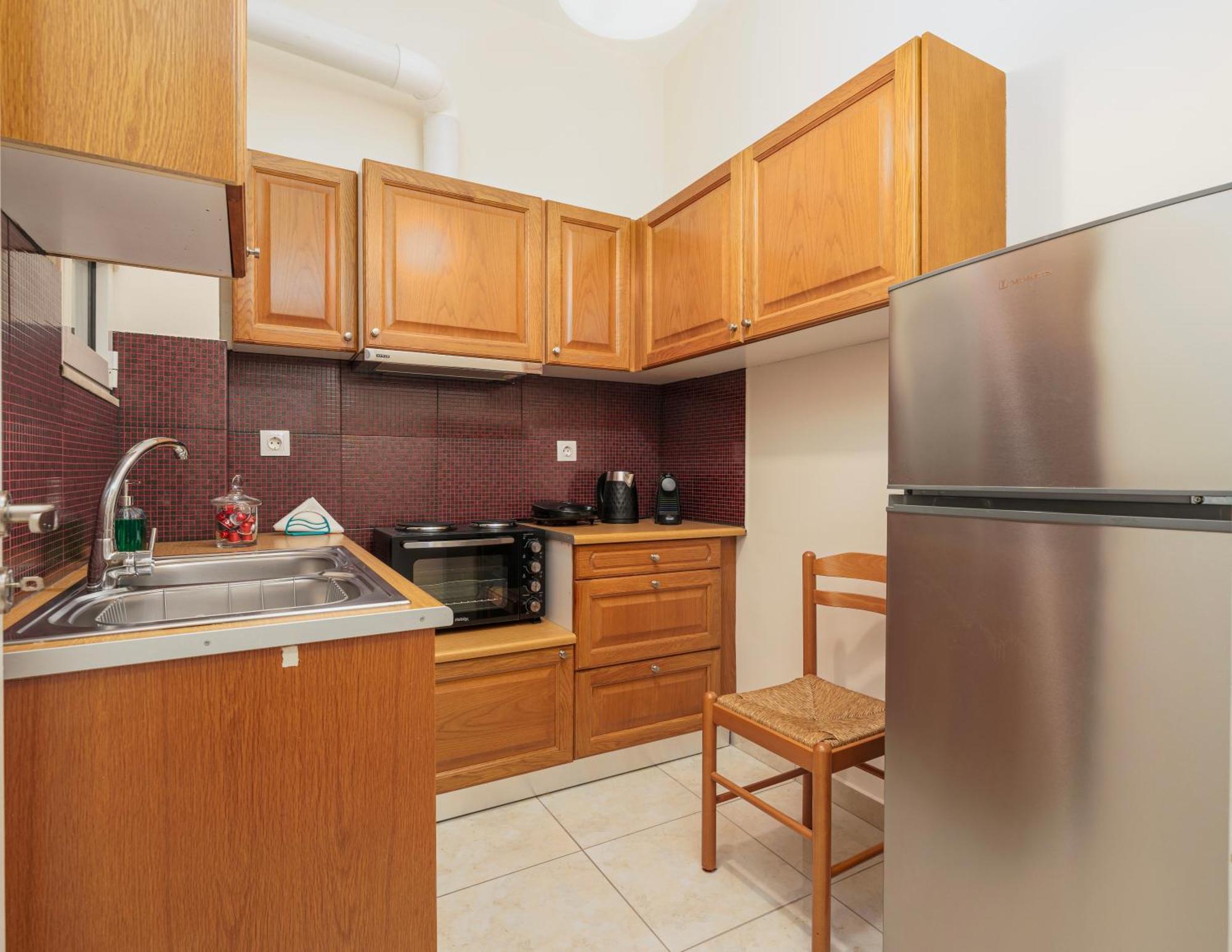 Nostos Apartment, With A Spacious Backyard Артеміда Екстер'єр фото